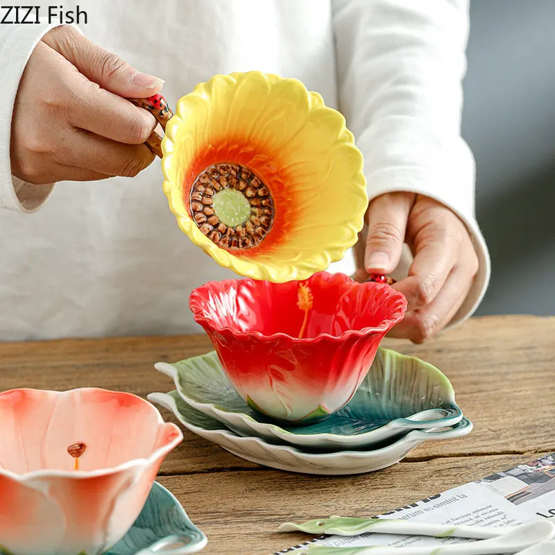 Ceramic mug in the shape of a flower - Maison Déco Lumière