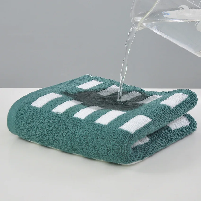 Cotton towel with retro design - Maison Déco Lumière