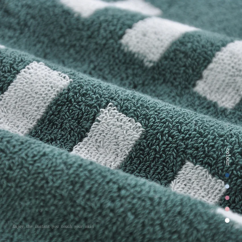 Cotton towel with retro design - Maison Déco Lumière